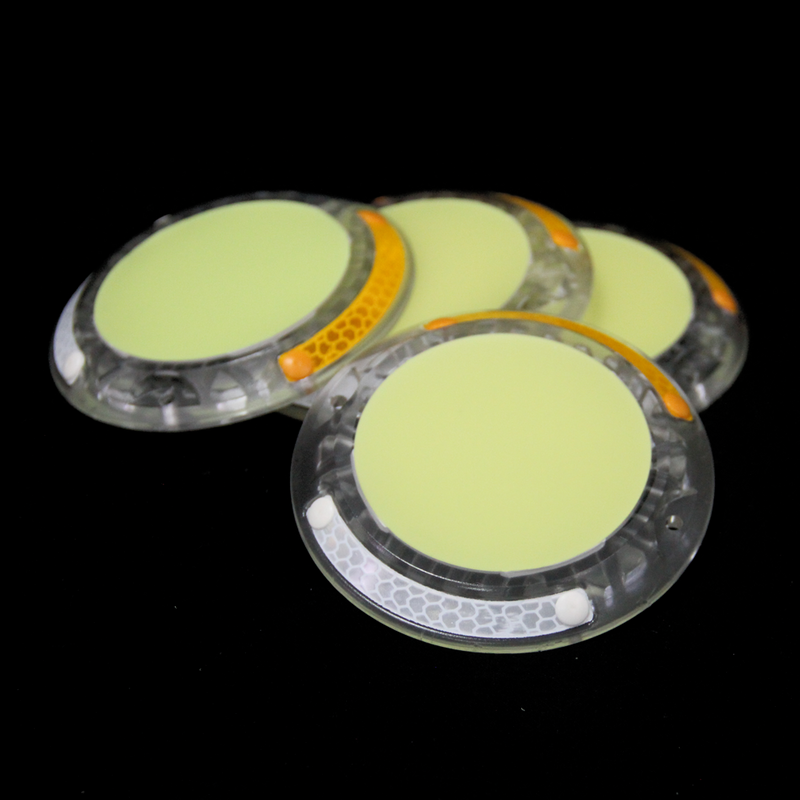 No. 02 Round Transparent PC Plastic Glow in The Dark Road Stud Reflective Pavement Lane Marker in Traffic Warning
