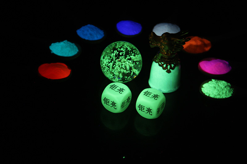 Glow in dark powder use