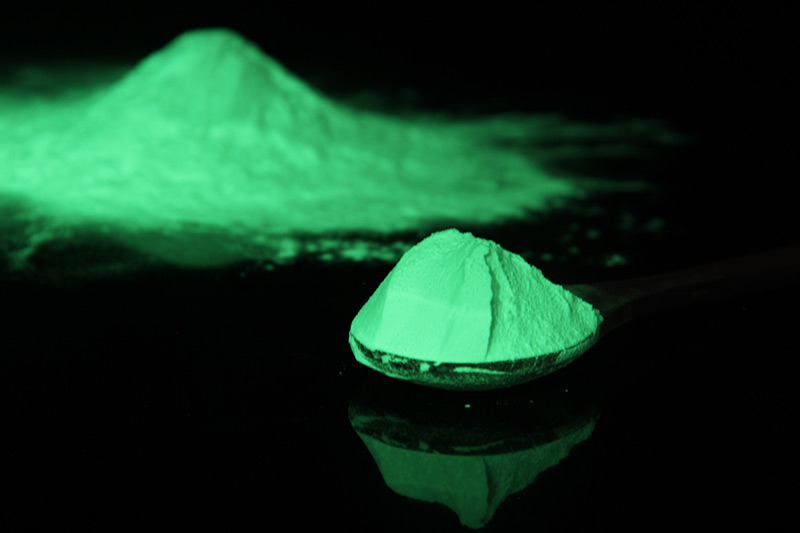 glow in the dark powder for nails